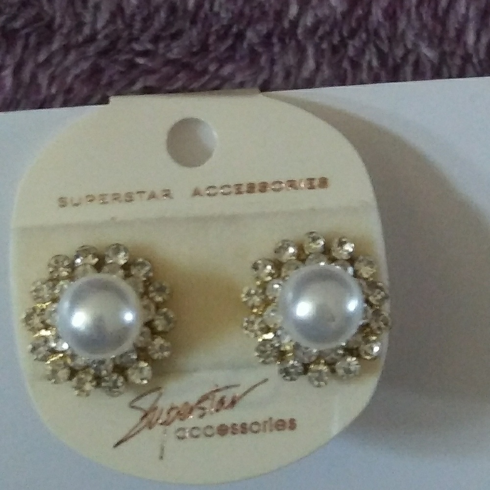 COPY - Pearl & Crystal Post Earrings